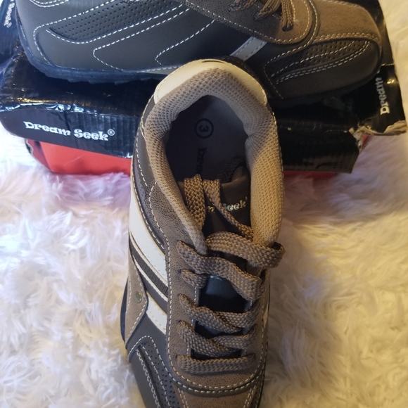 Boys Dream Seek Sneakers ♡ - Picture 4 of 6